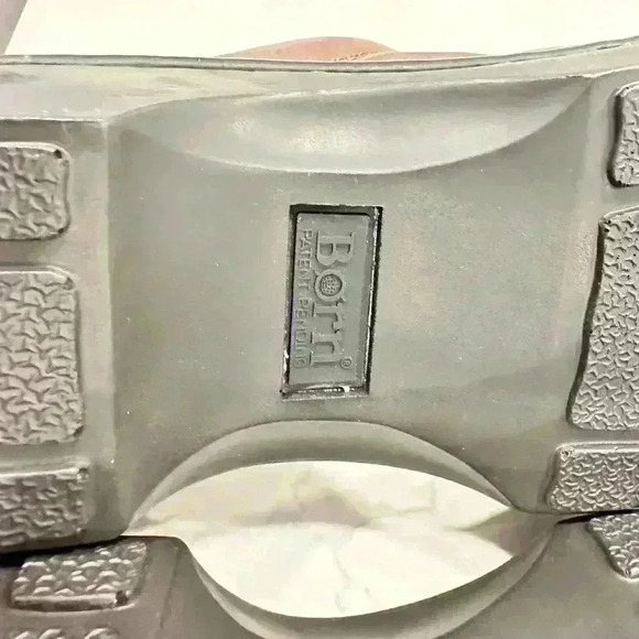 NWOT - Born Women;s Brown Leather Hand Crafted Slip on Mules Clogs Shoes Size 9 - Picture 10 of 11